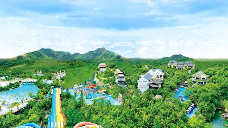 Công viên suối khoáng nóng Núi Thần Tài